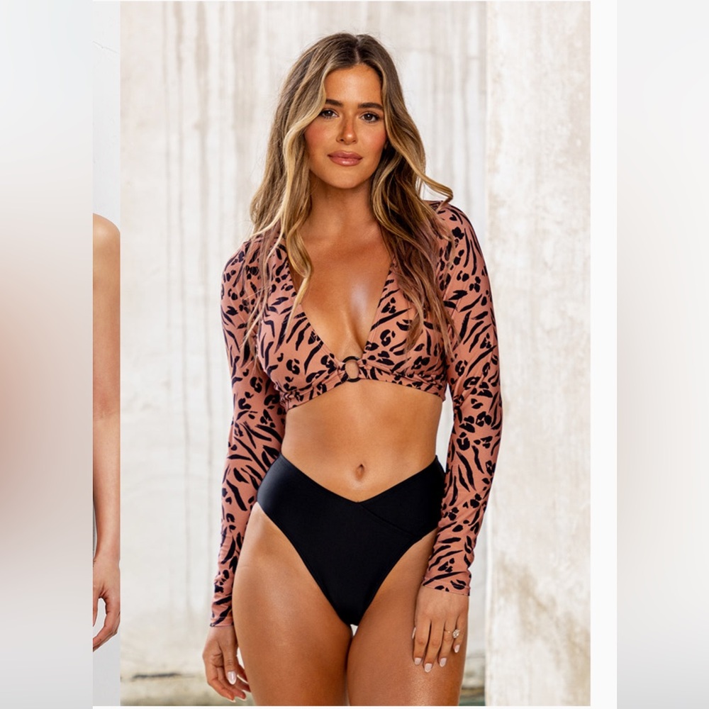 Cupshe X JoJo Fletcher Love Struck Long Sleeve 
Bikini Top